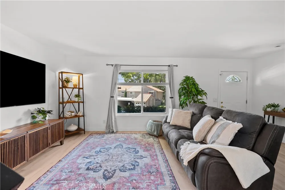 26914 Via Terraza Saugus, CA 91350
