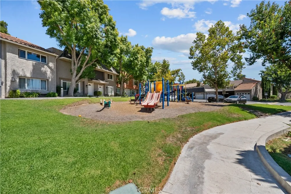 26914 Via Terraza Saugus, CA 91350