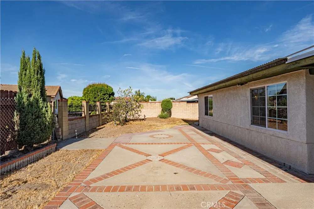 2134 Baseline Road La Verne, CA 91750