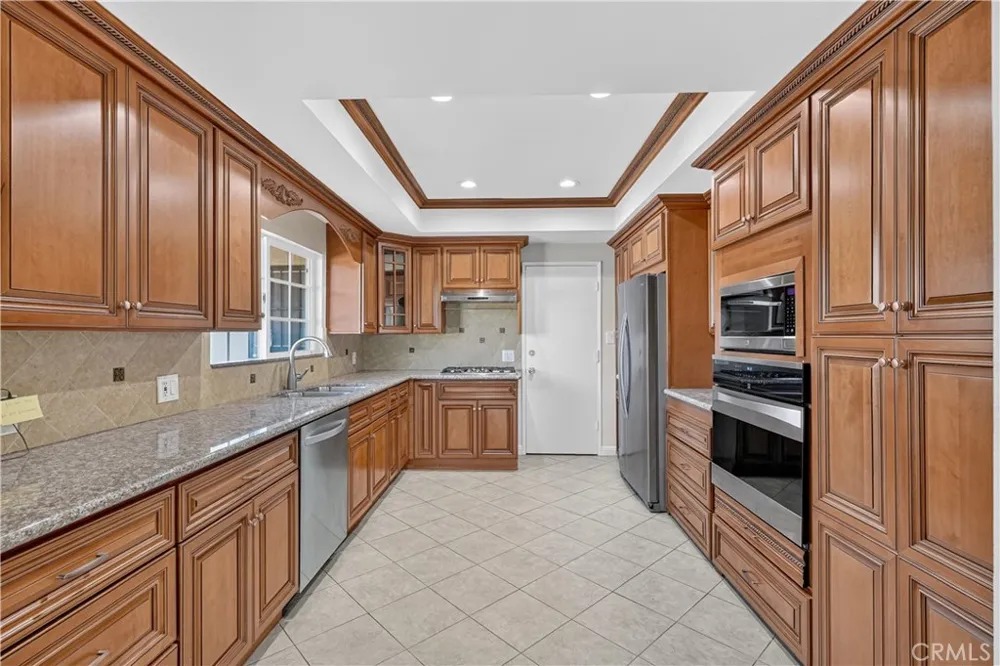 2134 Baseline Road La Verne, CA 91750