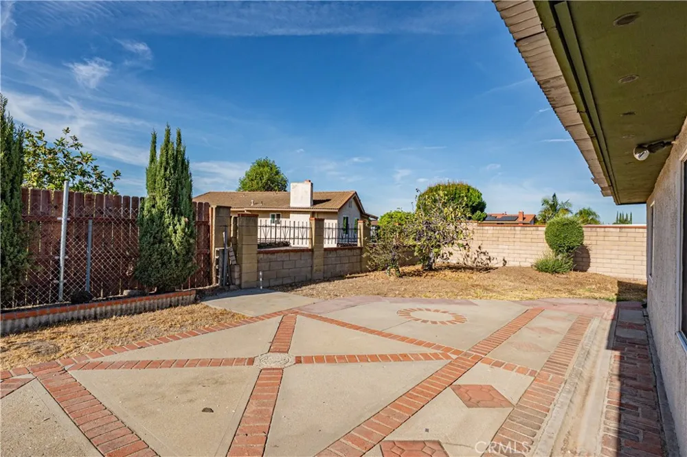 2134 Baseline Road La Verne, CA 91750