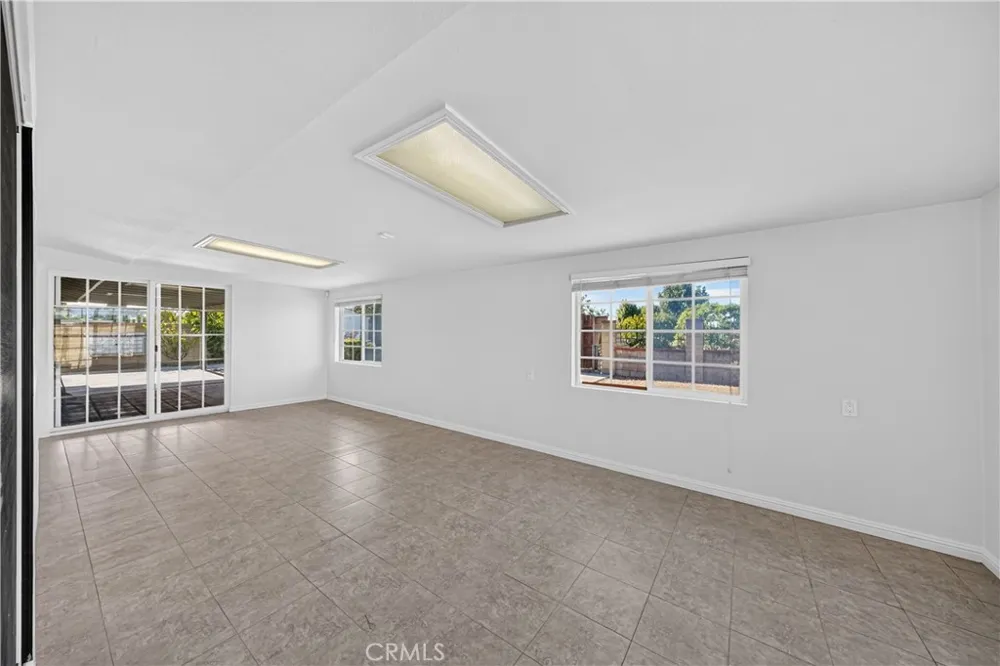 2134 Baseline Road La Verne, CA 91750