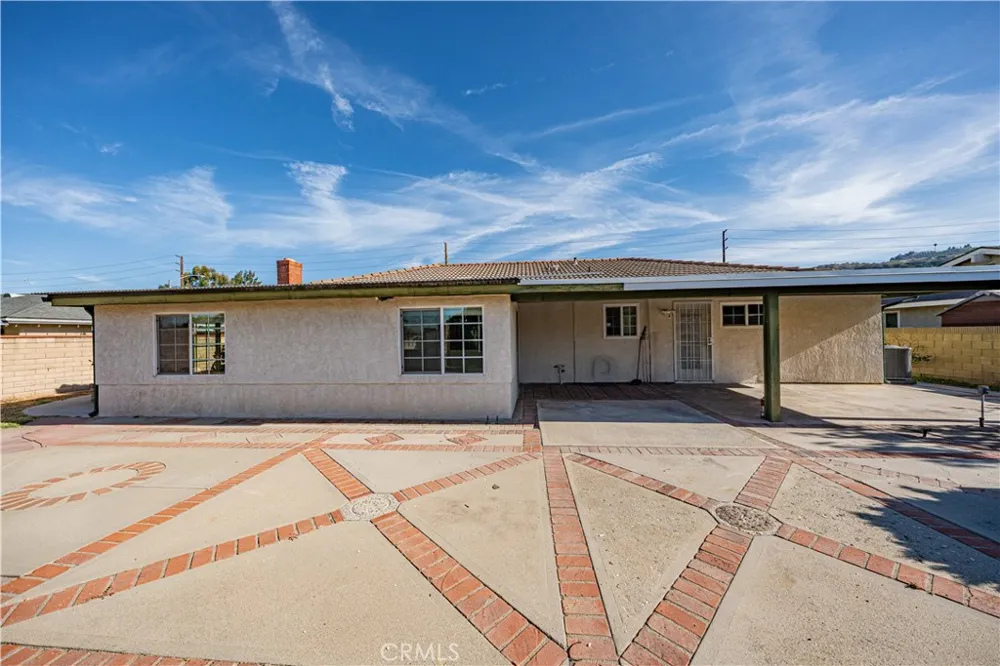 2134 Baseline Road La Verne, CA 91750