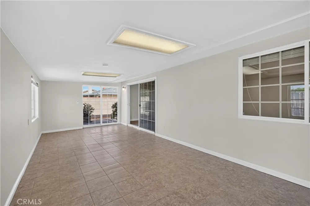 2134 Baseline Road La Verne, CA 91750