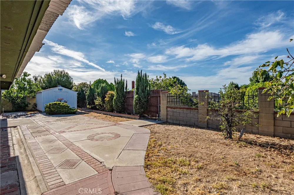 2134 Baseline Road La Verne, CA 91750