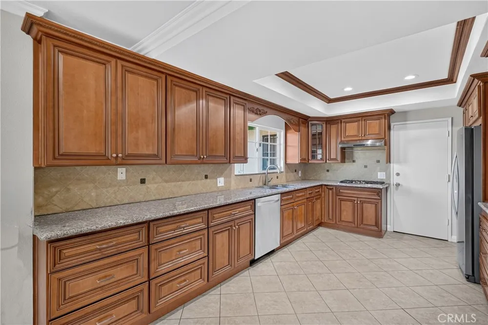 2134 Baseline Road La Verne, CA 91750