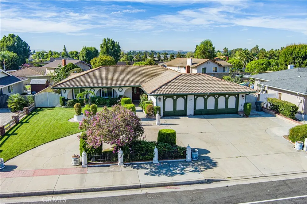 2134 Baseline Road La Verne, CA 91750