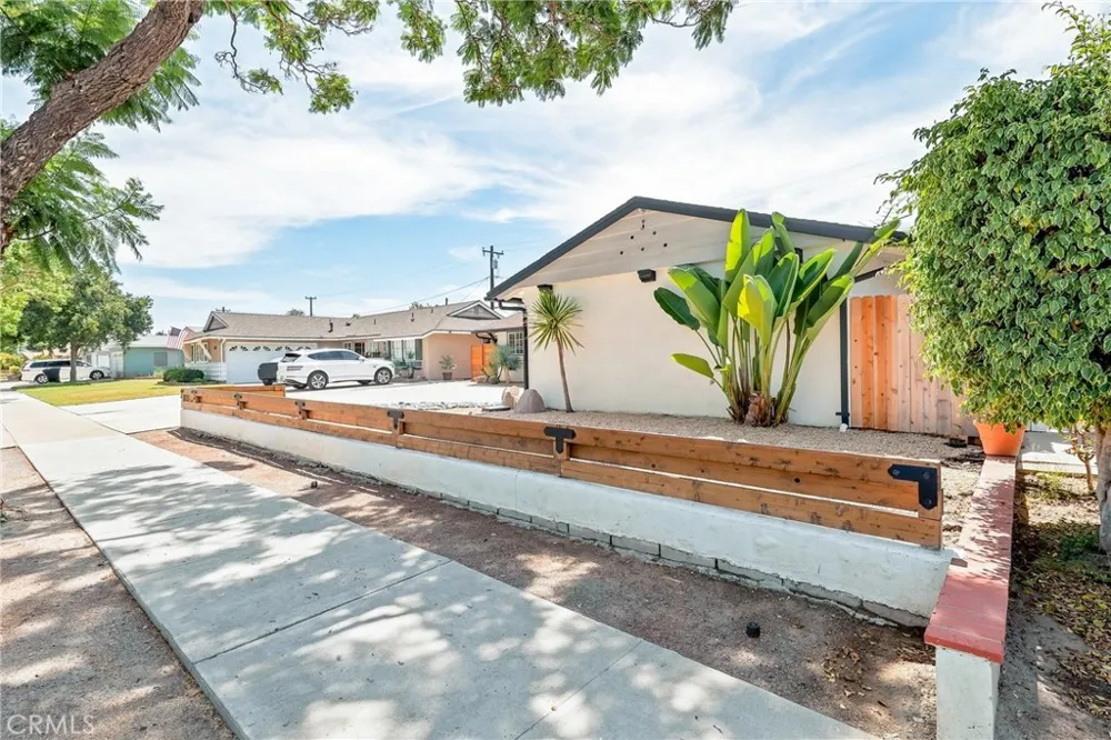 1566 W Crone Anaheim, CA 92802