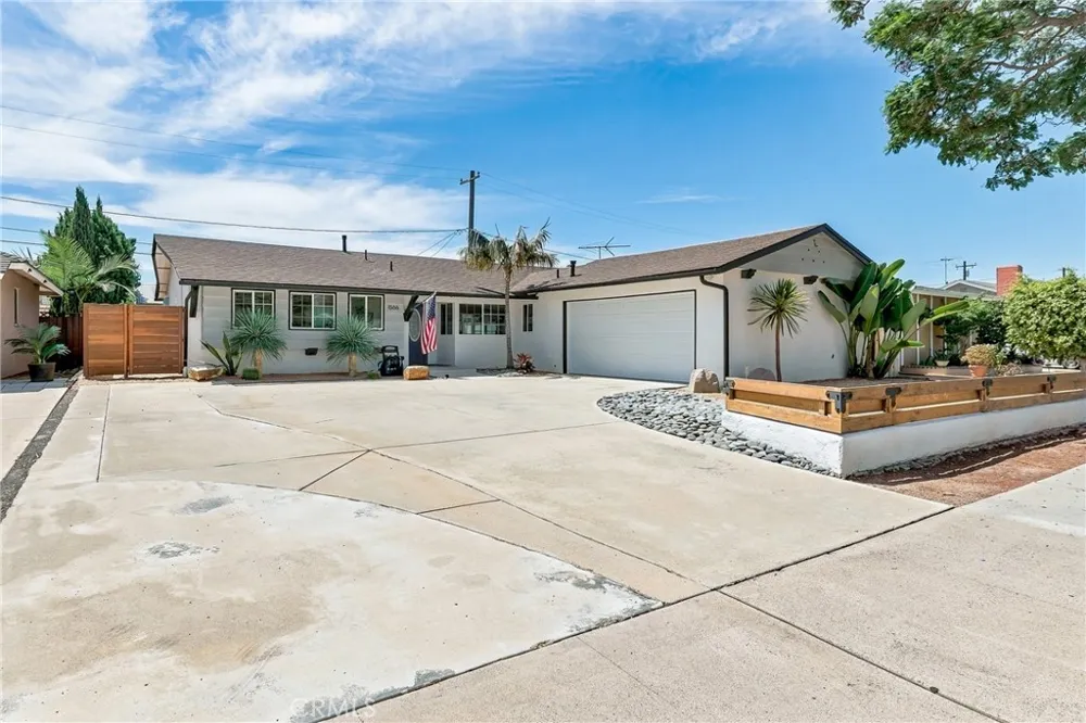 1566 W Crone Anaheim, CA 92802