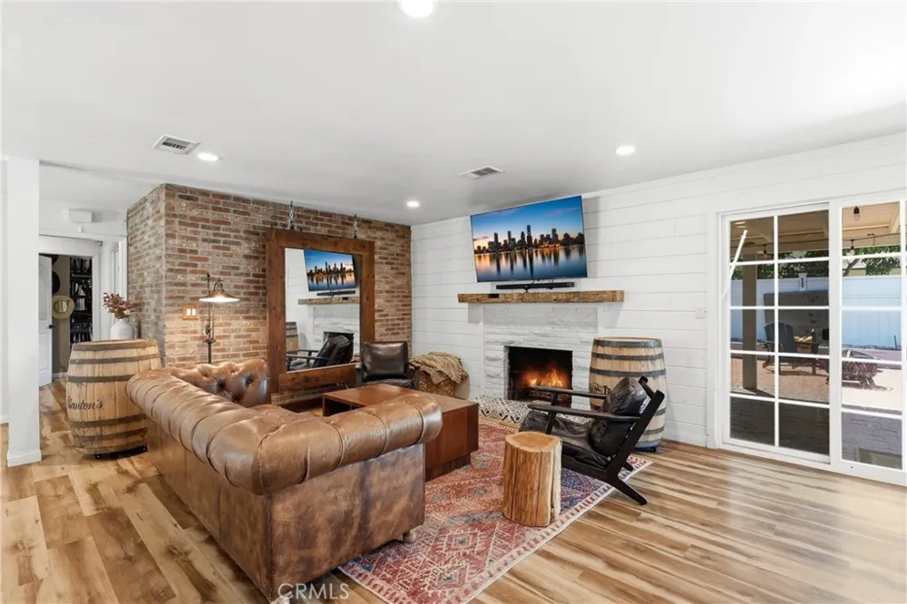 1566 W Crone Anaheim, CA 92802