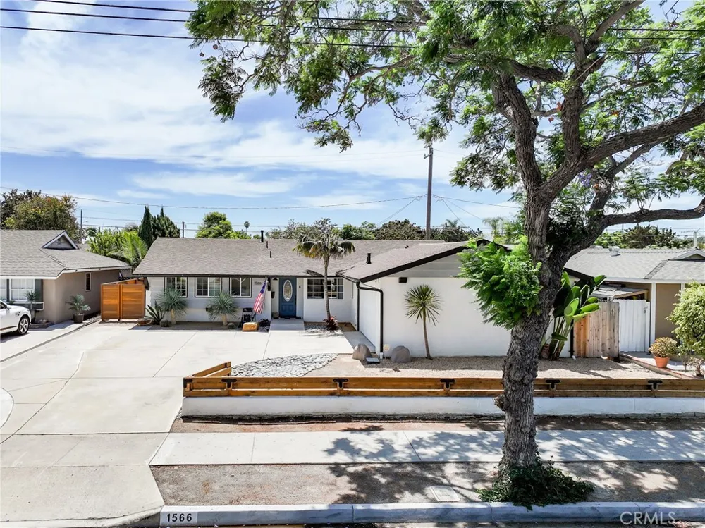 1566 W Crone Anaheim, CA 92802