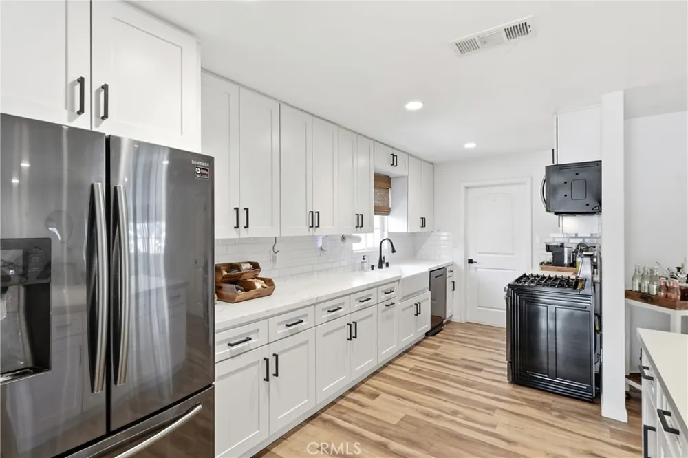 1566 W Crone Anaheim, CA 92802