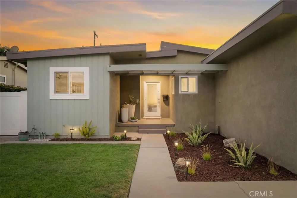 3265 Senasac Long Beach, CA 90808