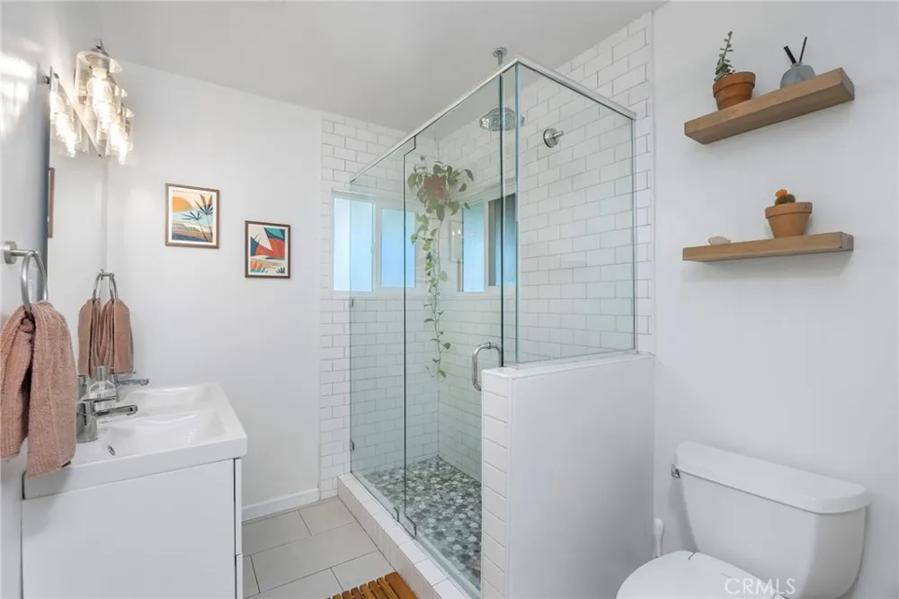 3265 Senasac Long Beach, CA 90808