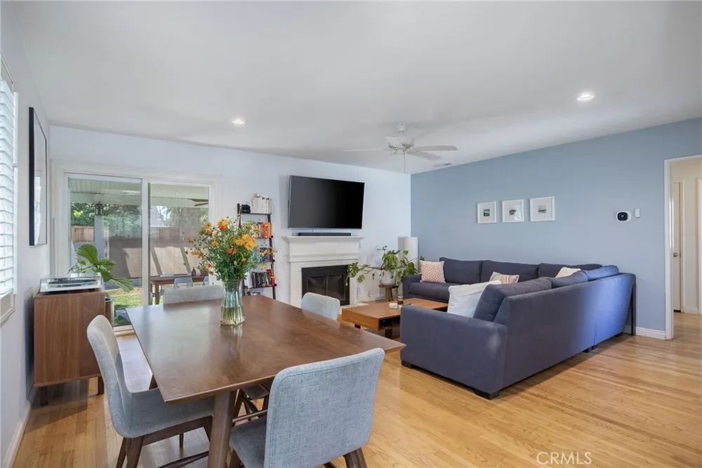 3265 Senasac Long Beach, CA 90808