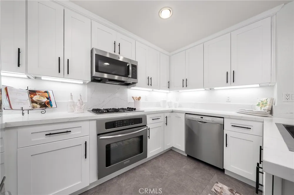 191 Lockford Irvine, CA 92602