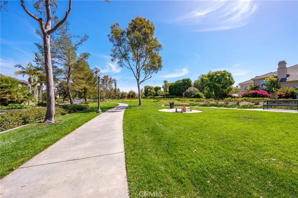 191 Lockford Irvine, CA 92602