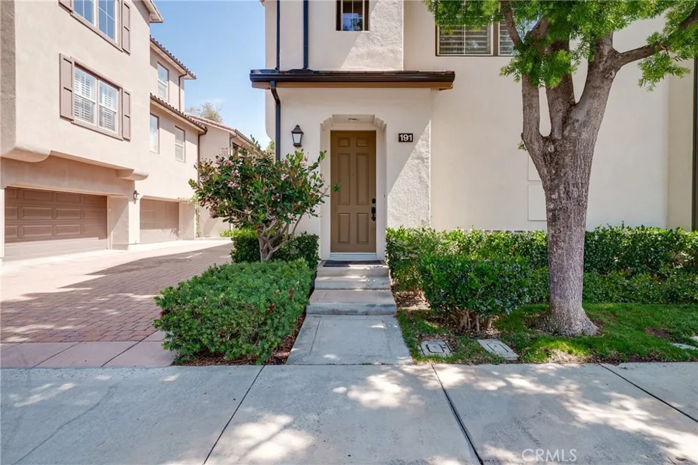 191 Lockford Irvine, CA 92602
