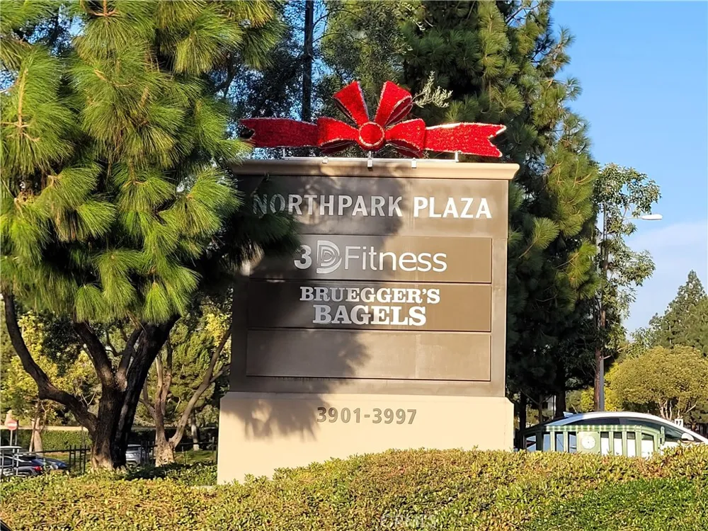 191 Lockford Irvine, CA 92602