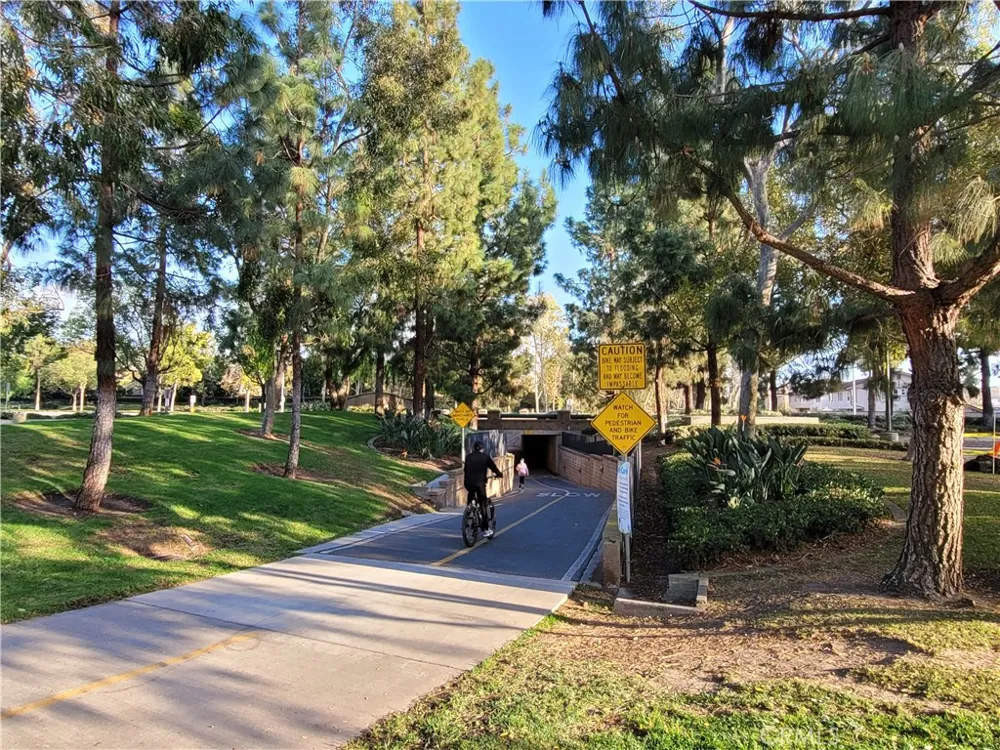 191 Lockford Irvine, CA 92602