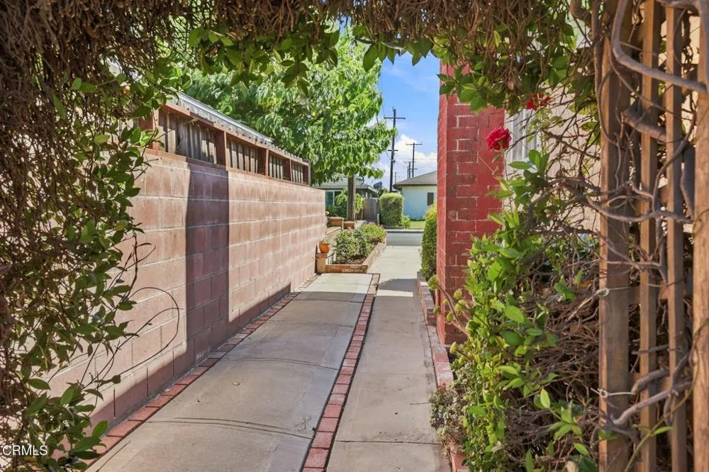 823 W Roderick Avenue Oxnard, CA 93030