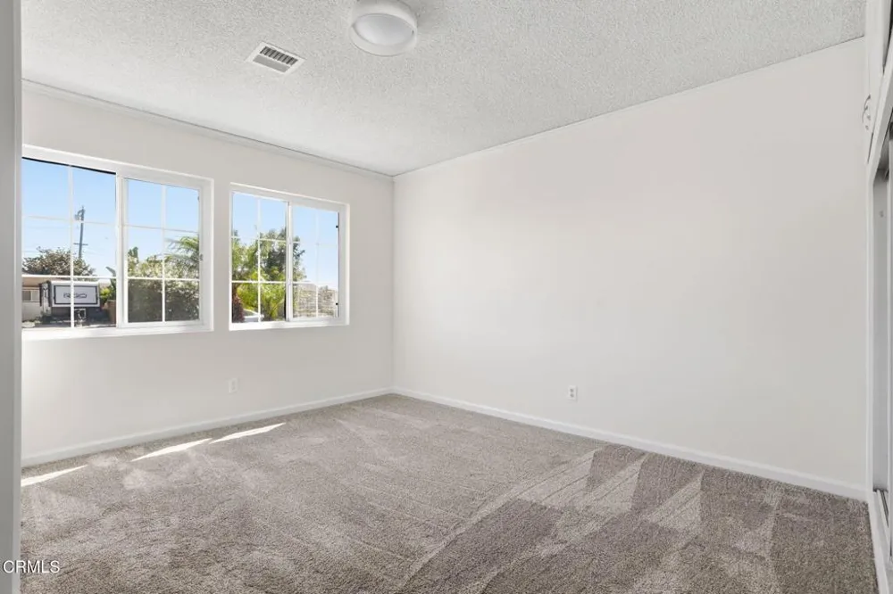 823 W Roderick Avenue Oxnard, CA 93030