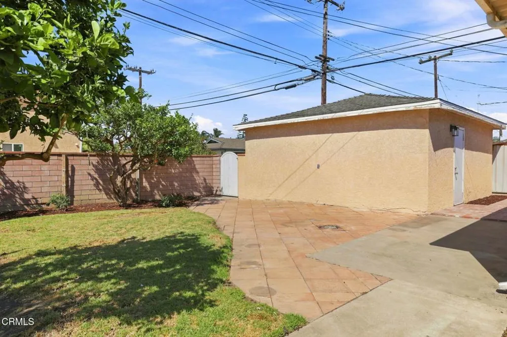 823 W Roderick Avenue Oxnard, CA 93030
