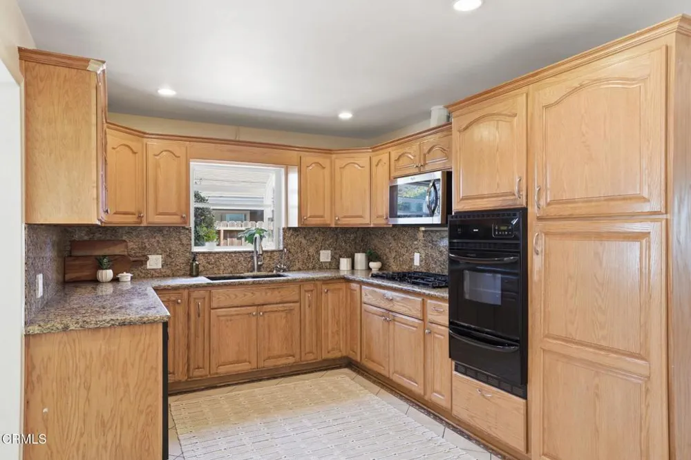 823 W Roderick Avenue Oxnard, CA 93030