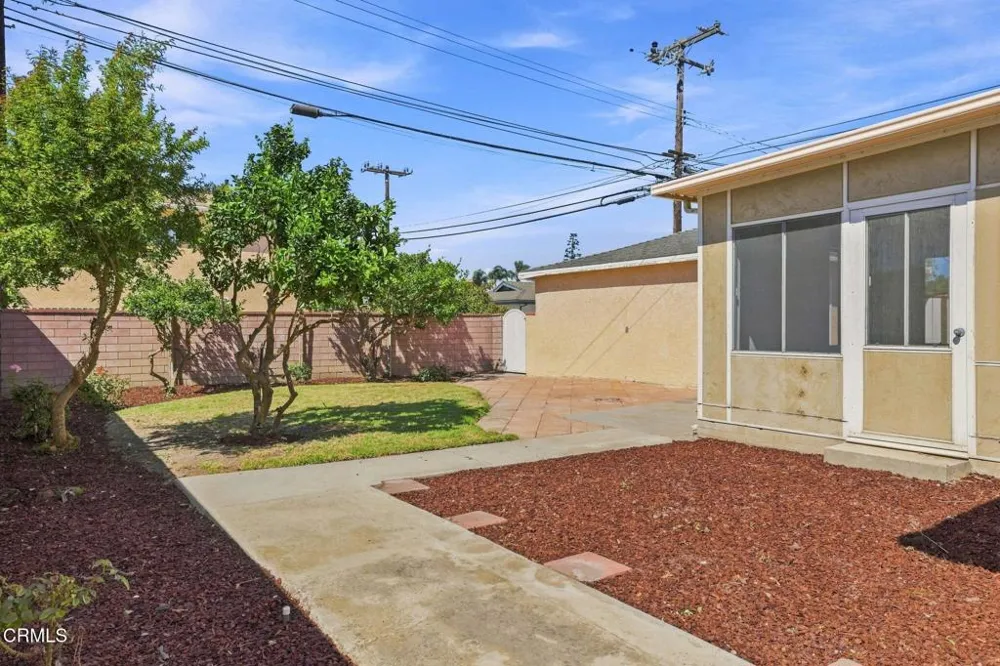 823 W Roderick Avenue Oxnard, CA 93030