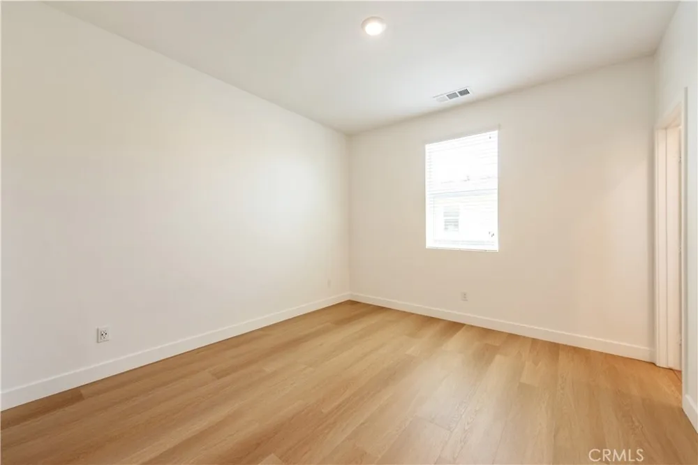 362 Bellver Lake Forest, CA 92630