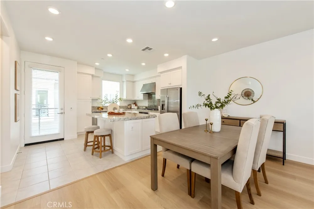 362 Bellver Lake Forest, CA 92630