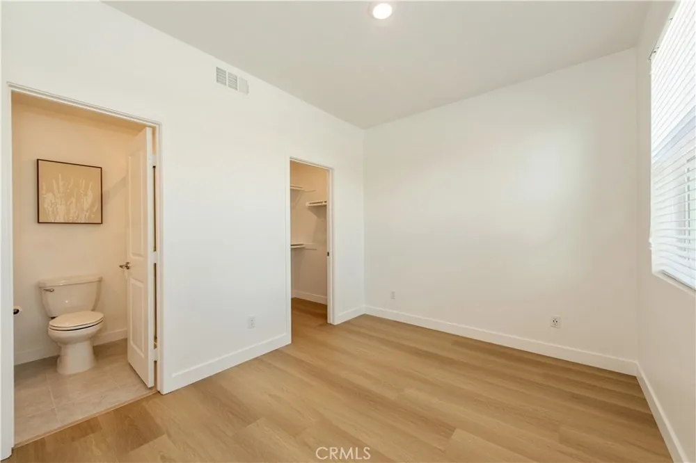 362 Bellver Lake Forest, CA 92630