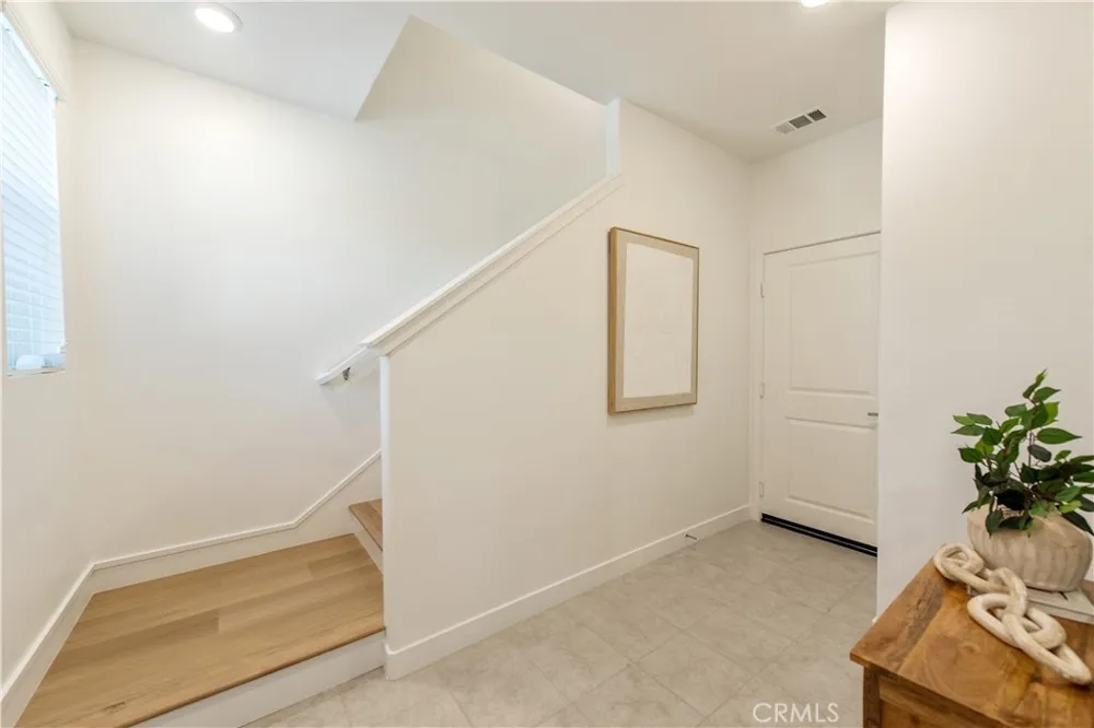 362 Bellver Lake Forest, CA 92630