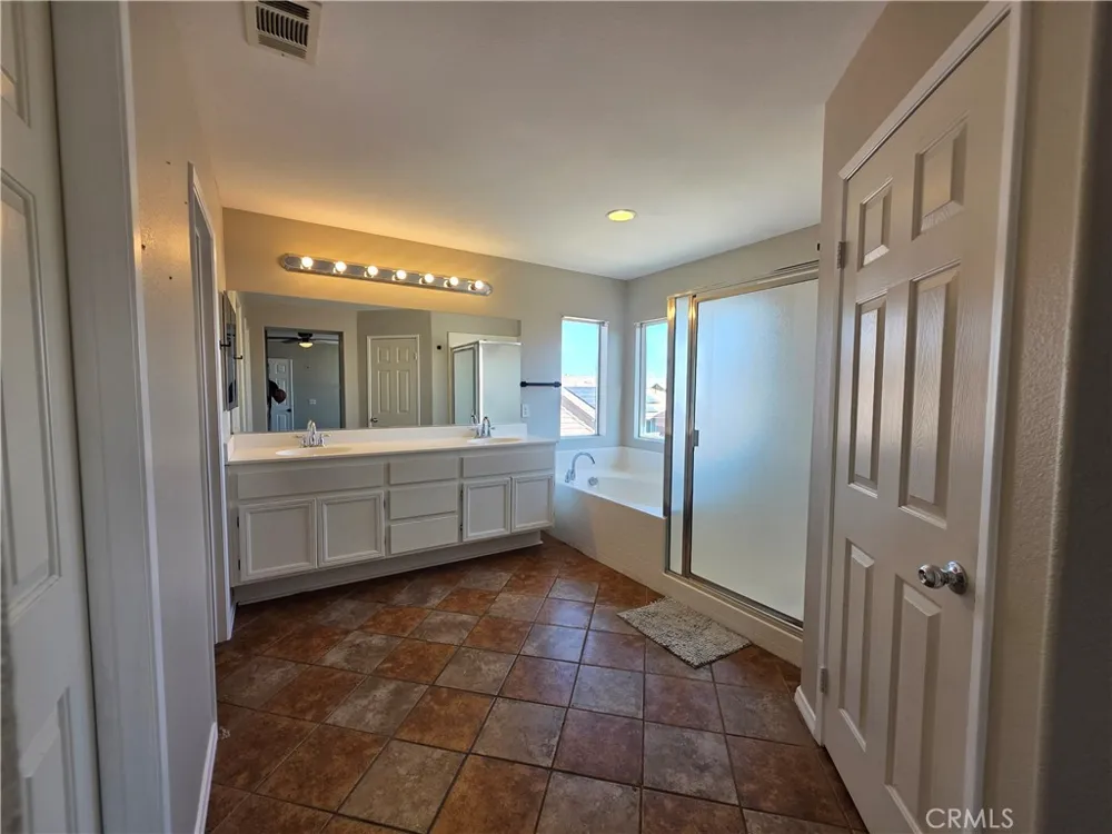 13255 San Dimas Street Hesperia, CA 92344