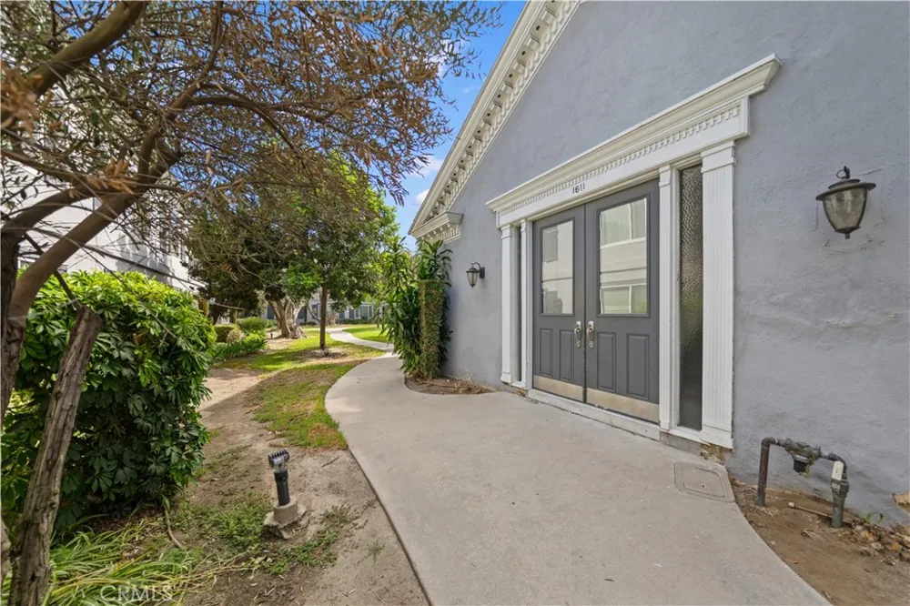 1611 S Pomona #D13 Fullerton, CA 92832