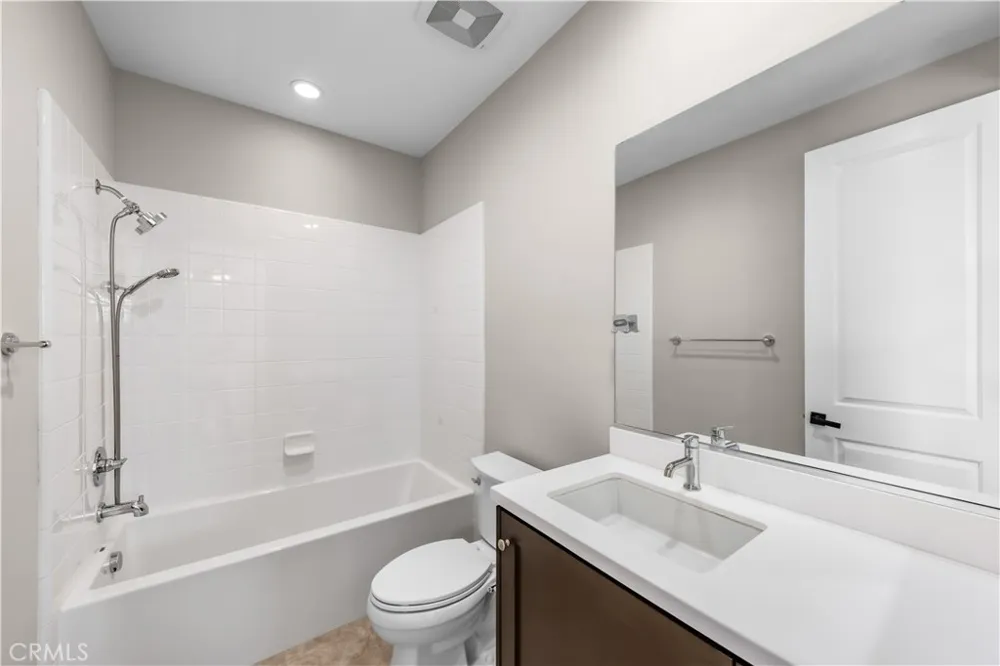 139 Sunset Irvine, CA 92602