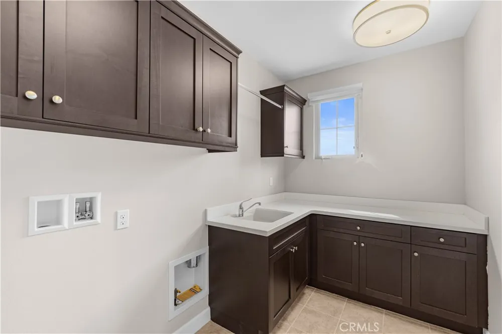 139 Sunset Irvine, CA 92602