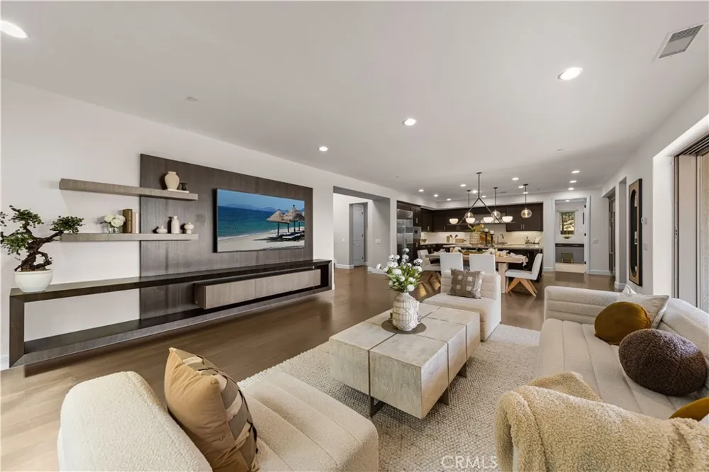 139 Sunset Irvine, CA 92602