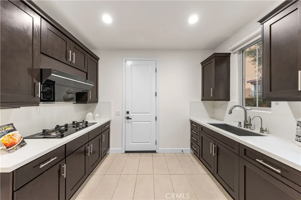 139 Sunset Irvine, CA 92602