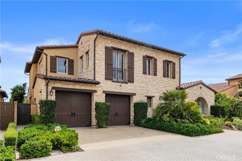 139 Sunset Irvine, CA 92602