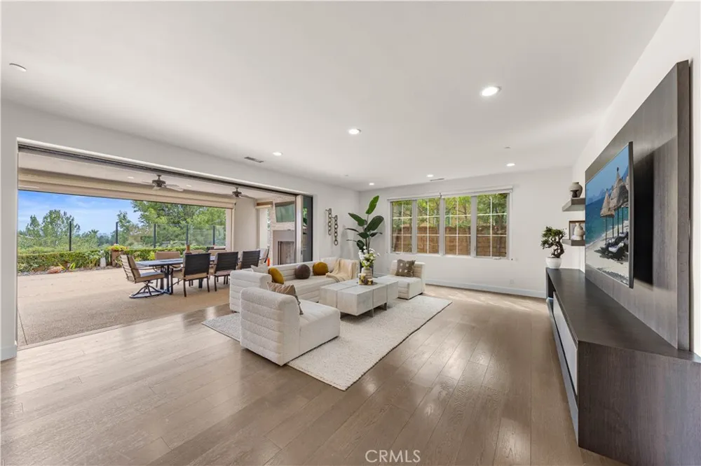 139 Sunset Irvine, CA 92602