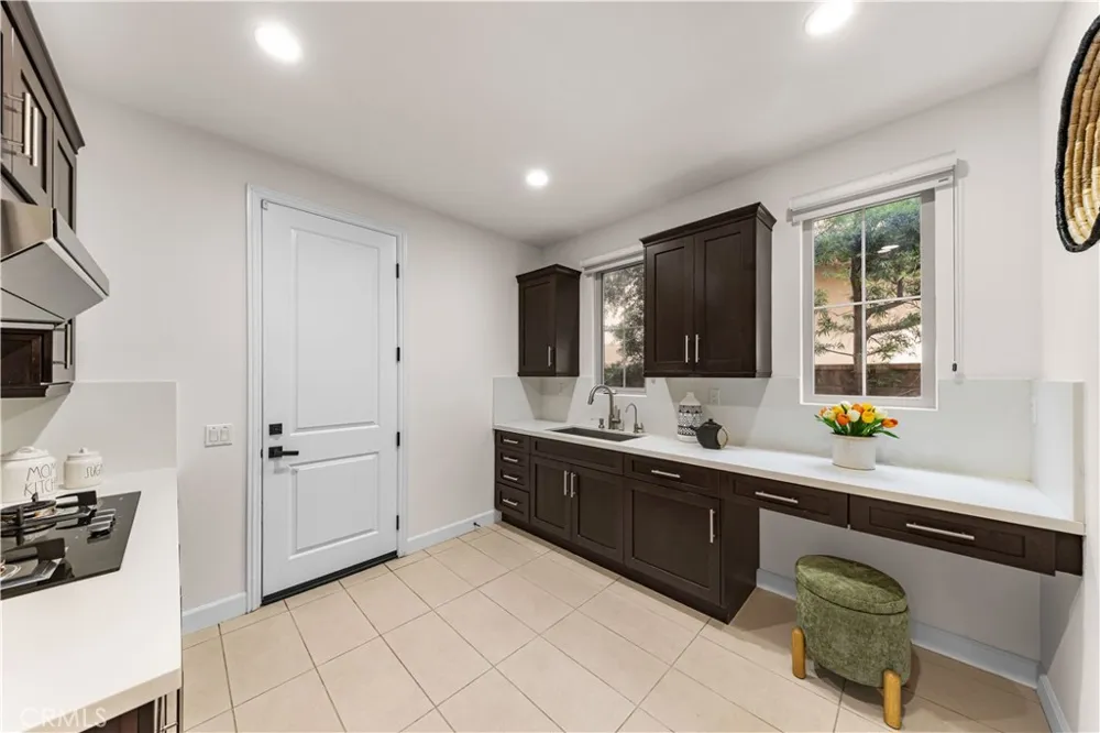 139 Sunset Irvine, CA 92602