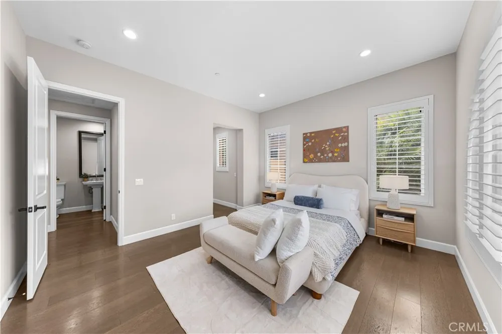 139 Sunset Irvine, CA 92602