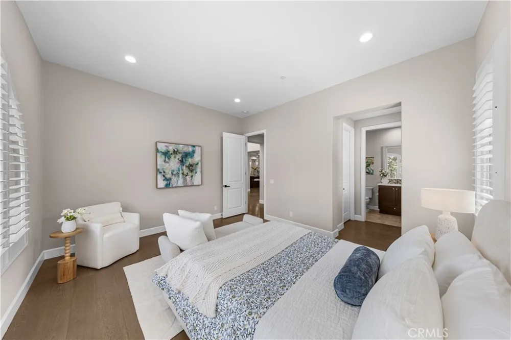 139 Sunset Irvine, CA 92602