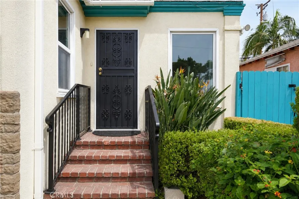 6453 Allston Los Angeles, CA 90022