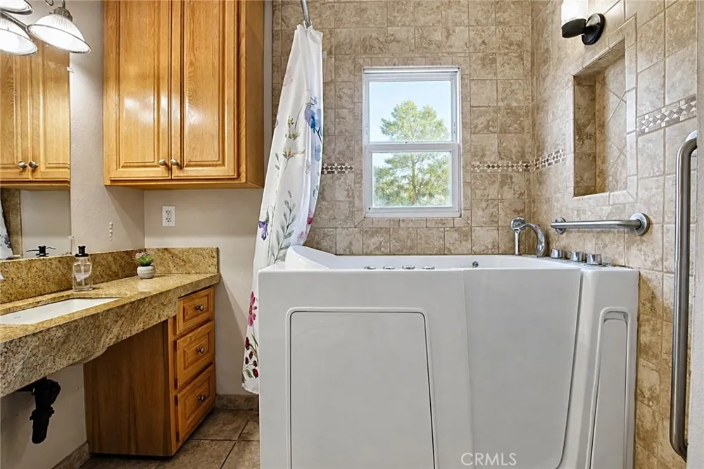 6453 Allston Los Angeles, CA 90022