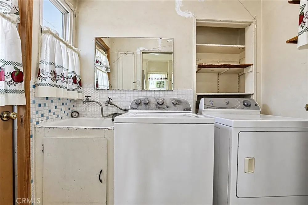 6453 Allston Los Angeles, CA 90022