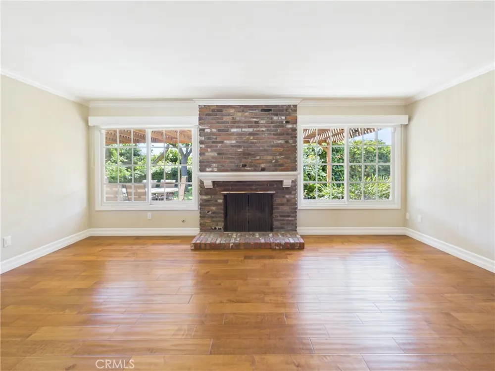 3032 Fairbairn Orange, CA 92865