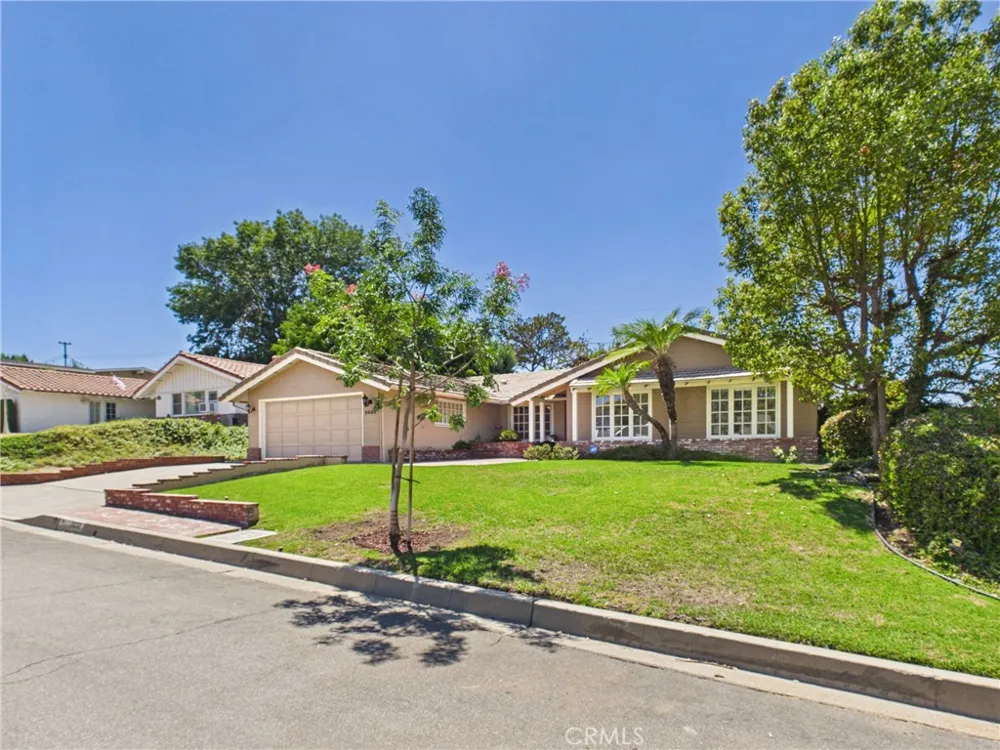 3032 Fairbairn Orange, CA 92865