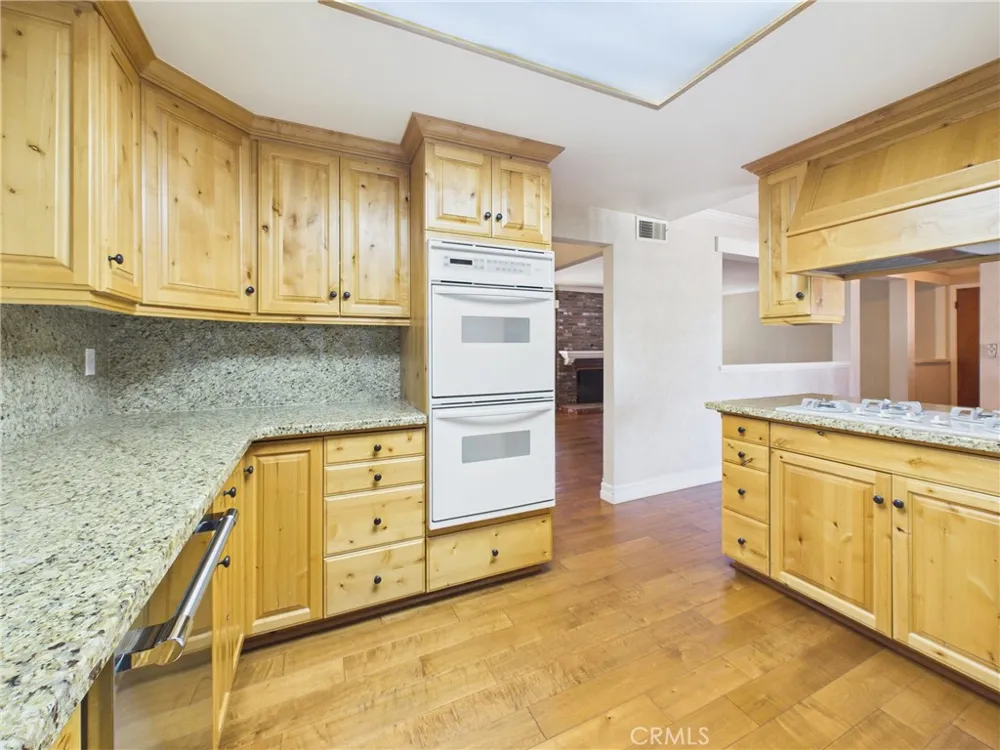 3032 Fairbairn Orange, CA 92865